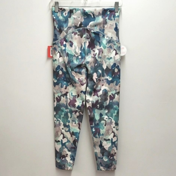 SPANX Booty Boost Active Printed 7/8 Leggings Painted Camo Women's Small - Picture 2 of 14